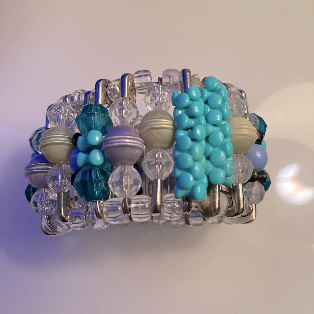 Women’s Safety Pin Beaded Bracelets - Picture 12 of 14